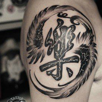 欧美超拽女生个性胸部纹身头像图片