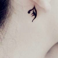 锁骨纹身超拽女生头像图片大全