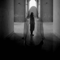 有关欧美女生黑白诡异头像图片