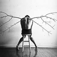 有关欧美女生黑白诡异头像图片