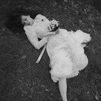 有关欧美女生黑白诡异头像图片