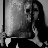 有关欧美女生黑白诡异头像图片