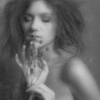 有关欧美女生黑白诡异头像图片