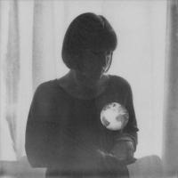 有关欧美女生黑白诡异头像图片