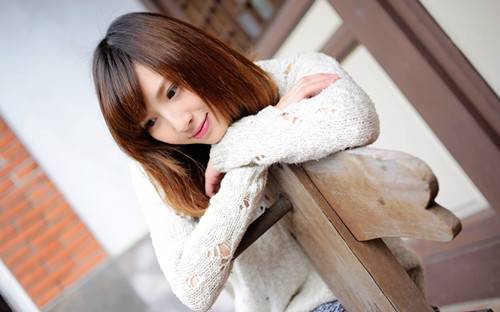 可爱扎马尾小女生图片