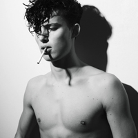 唯美黑白图片成熟男欧美头像大全