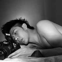 欧美范伤感憔悴黑白男生头像图片