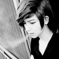 欧美范伤感憔悴黑白男生头像图片