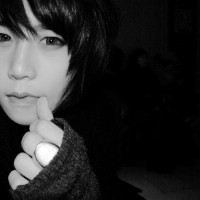 欧美范伤感憔悴黑白男生头像图片