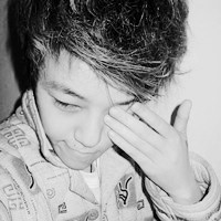 欧美范伤感憔悴黑白男生头像图片