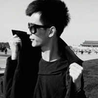 欧美范伤感憔悴黑白男生头像图片