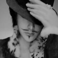 欧美范伤感憔悴黑白男生头像图片