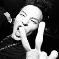 欧美范伤感憔悴黑白男生头像图片