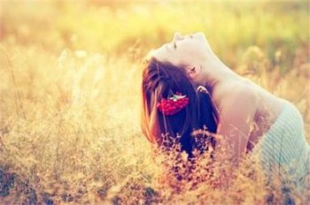 非主流伤感女生侧面背影图片