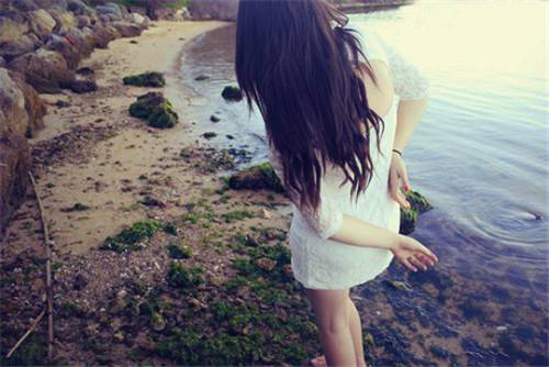 非主流伤感女生侧面背影图片