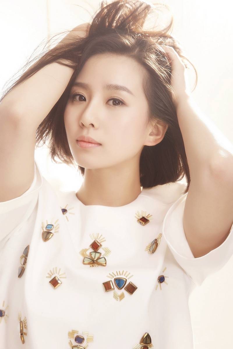 2016节日女生刘诗诗甜笑图片大全