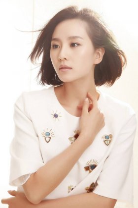 2016节日女生刘诗诗甜笑图片大全