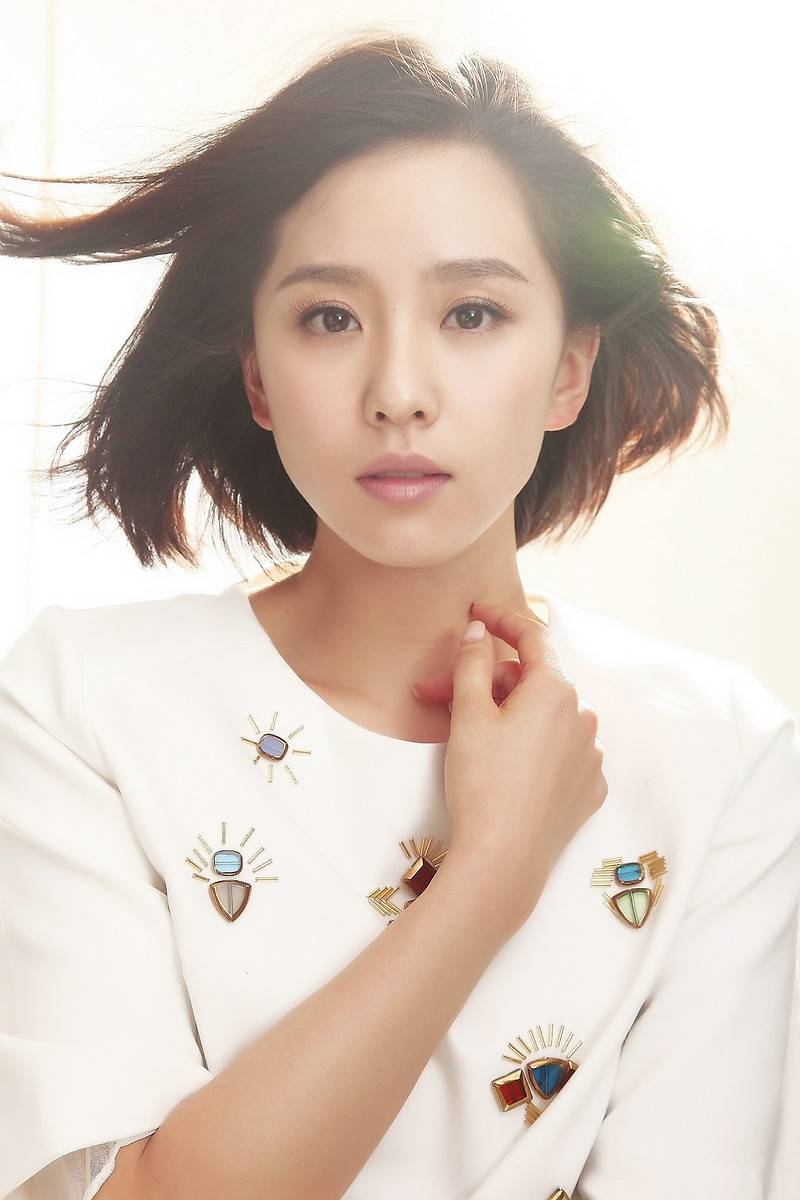 2016节日女生刘诗诗甜笑图片大全