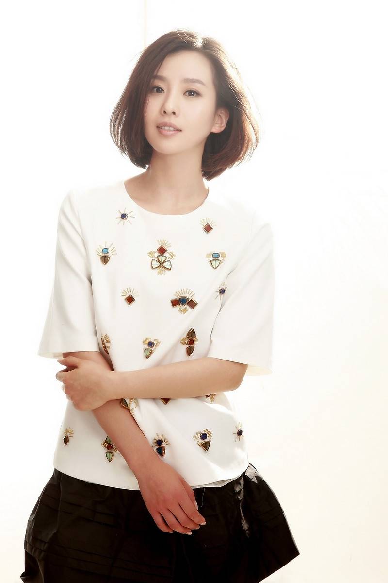 2016节日女生刘诗诗甜笑图片大全