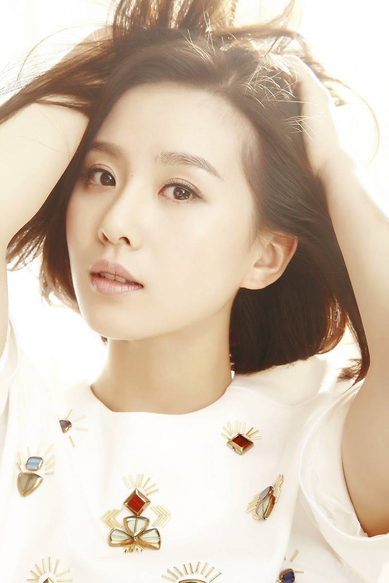 2016节日女生刘诗诗甜笑图片大全