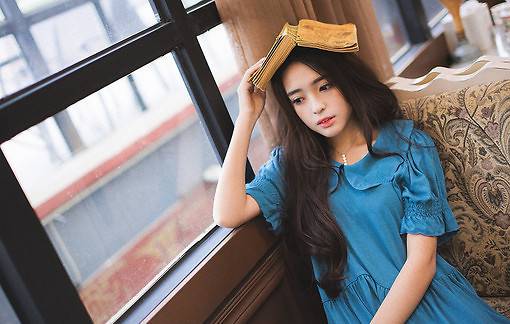 女生图片唯美清新下雪 过去的不再回来