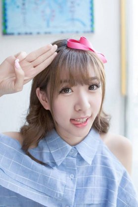 长卷头发可爱女生图片 我们终究会长大