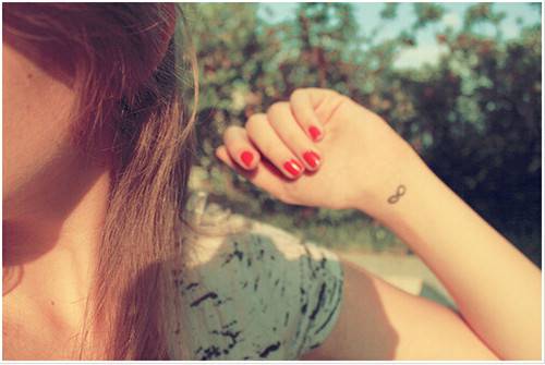 手串意境图片 我们再也回不到过去