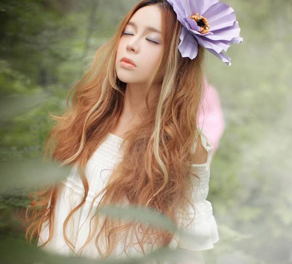 好看的qq皮肤女生图片 等一个人要多久