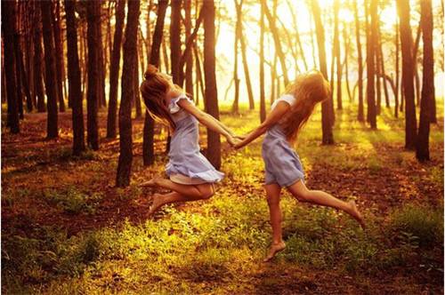 高清清纯背影一辈子闺蜜女生图片大全