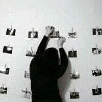 侧面黑白伤感人物带字头像图片