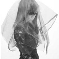 侧面黑白伤感人物带字头像图片