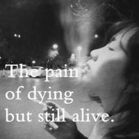 侧面黑白伤感人物带字头像图片