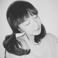 侧面黑白伤感人物带字头像图片