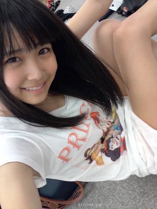 日本小学可爱吃货女生图片