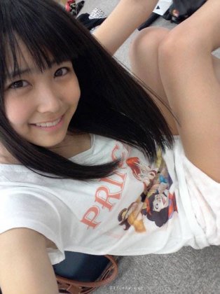 日本小学可爱吃货女生图片