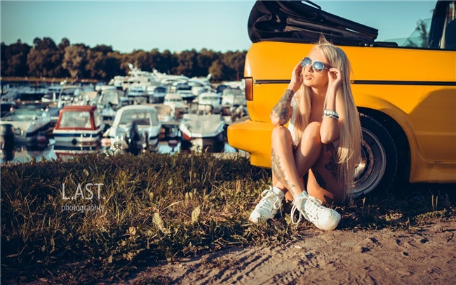 霸气潮流的欧美女生纹身壁纸