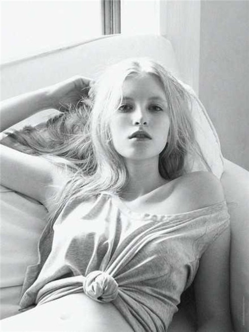 欧美黑白女生个性空间素材皮肤大图