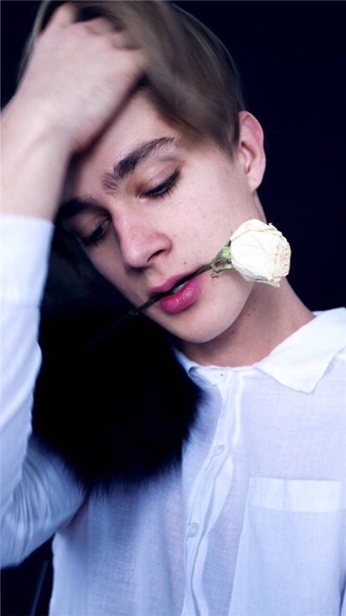 妖娆系欧美帅哥个性高清手机壁纸