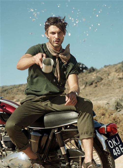 妖娆系欧美帅哥个性高清手机壁纸