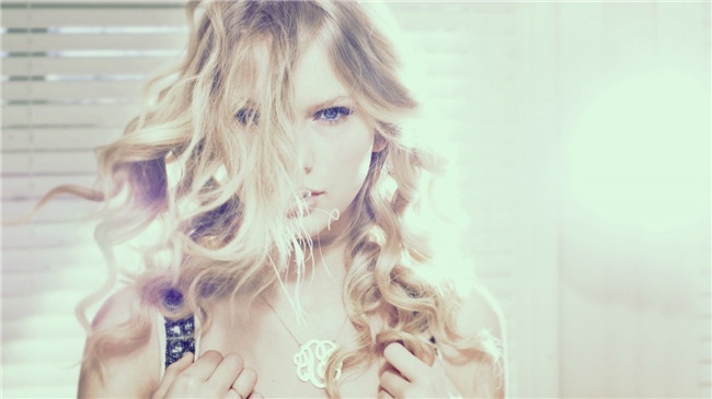 欧美漂亮的女生性感写真高清壁纸