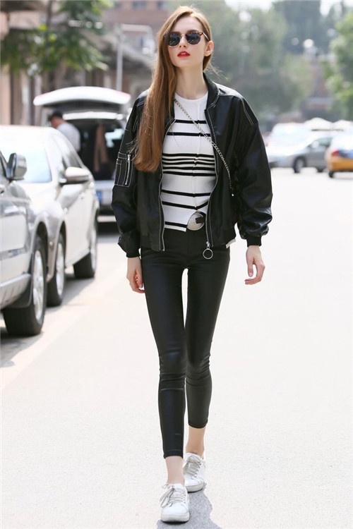 女生时尚欧美黑白搭配街拍
