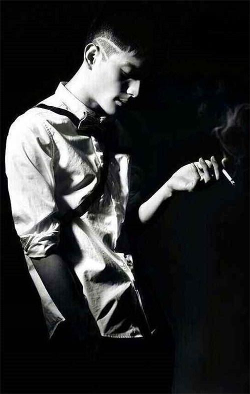 欧美黑白男生手机个性壁纸精选