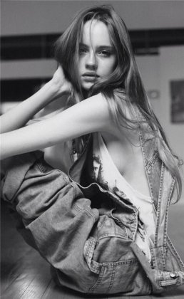 手机壁纸欧美范女黑白创意写真