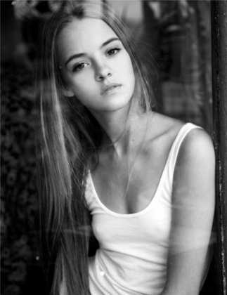 疗愈系伤感美女黑白欧美精选壁纸