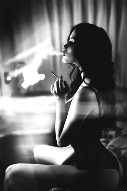 疗愈系伤感美女黑白欧美精选壁纸