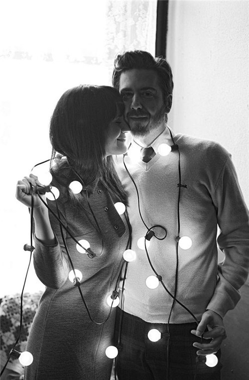 欧美情侣黑白浪漫个性手机壁纸