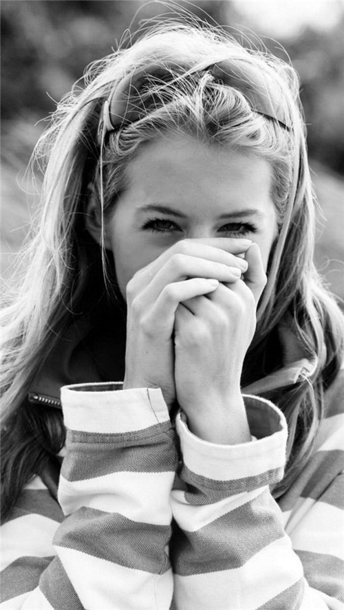 欧美女生个性手机壁纸黑白图片