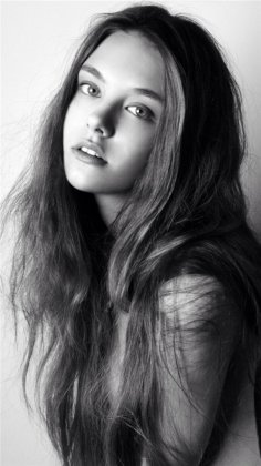 非主流欧美黑白美女个性壁纸