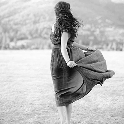 欧美风黑白图片背影头像精选