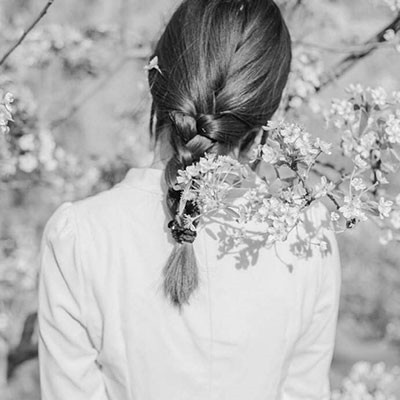 欧美风黑白图片背影头像精选